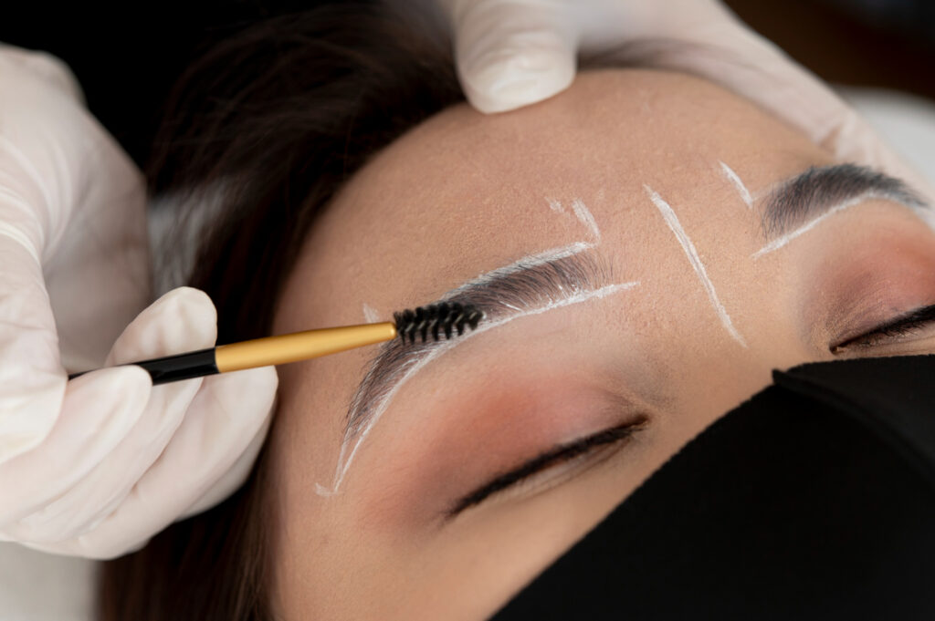 HD Brow Tinting in Lahore – Brow Enhancement