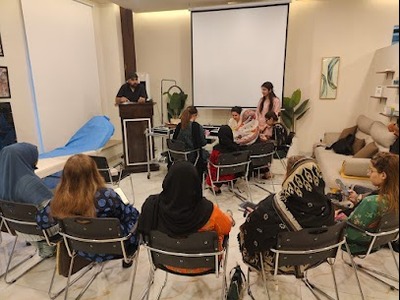 Read more about the article Beautician Institute in Lahore Near Thokar Niaz Baig | Cosmetology Edge