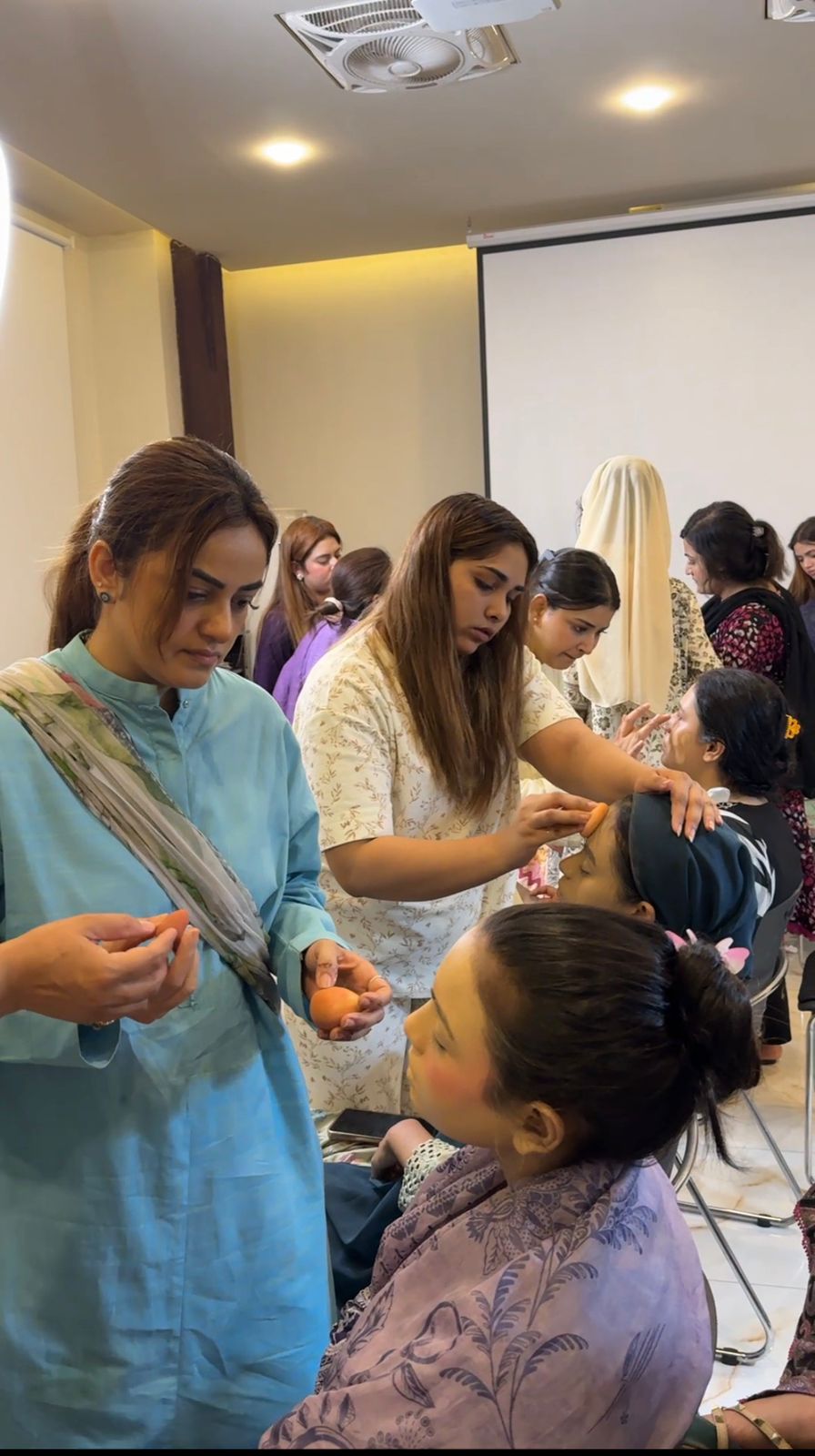 Read more about the article Beauty Parlour Course with Certificate in Johar Town | Professional Beauty Training